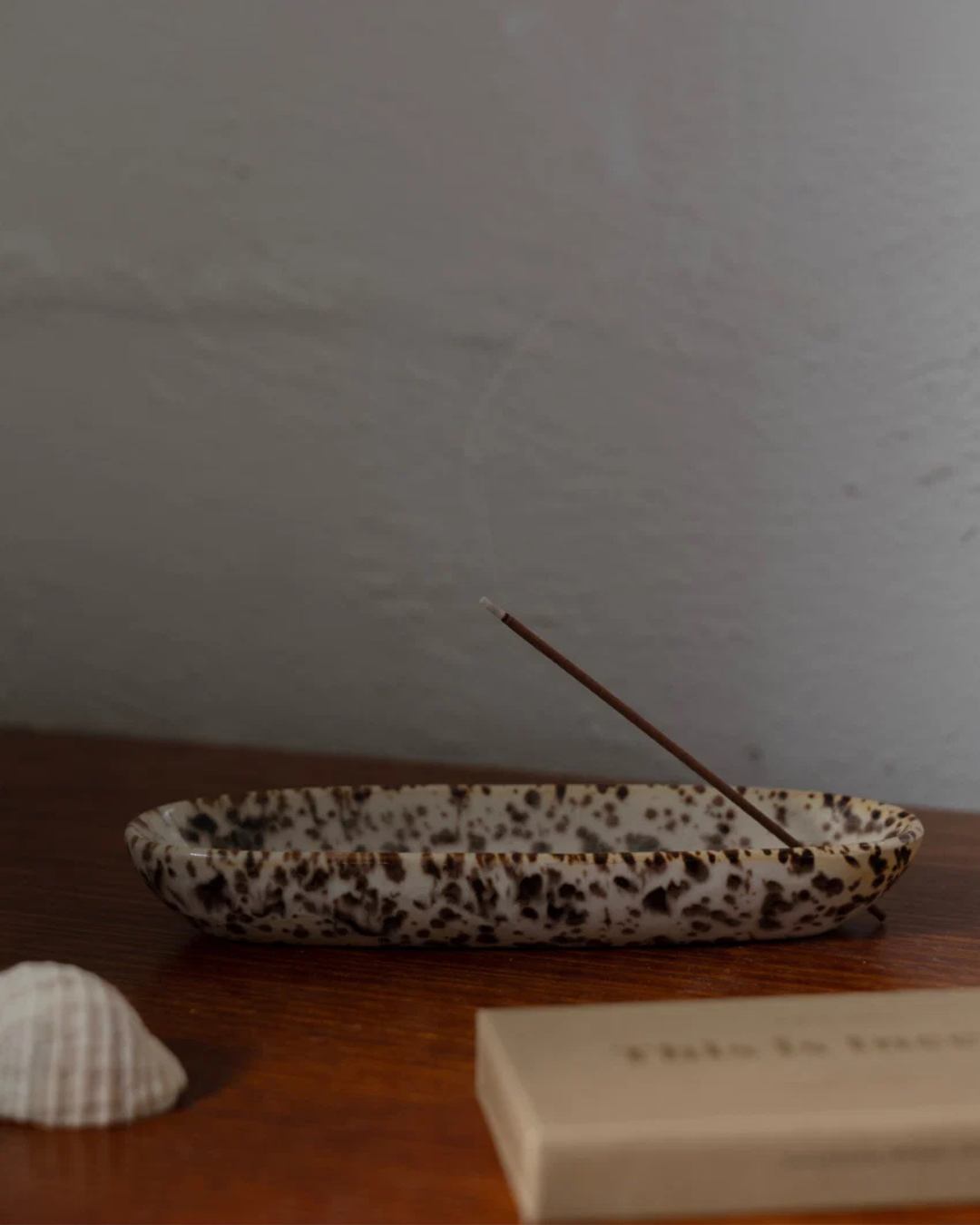 GENTLE HABITS - THE COLLECTOR CERAMIC HOLDER - LEOPARD