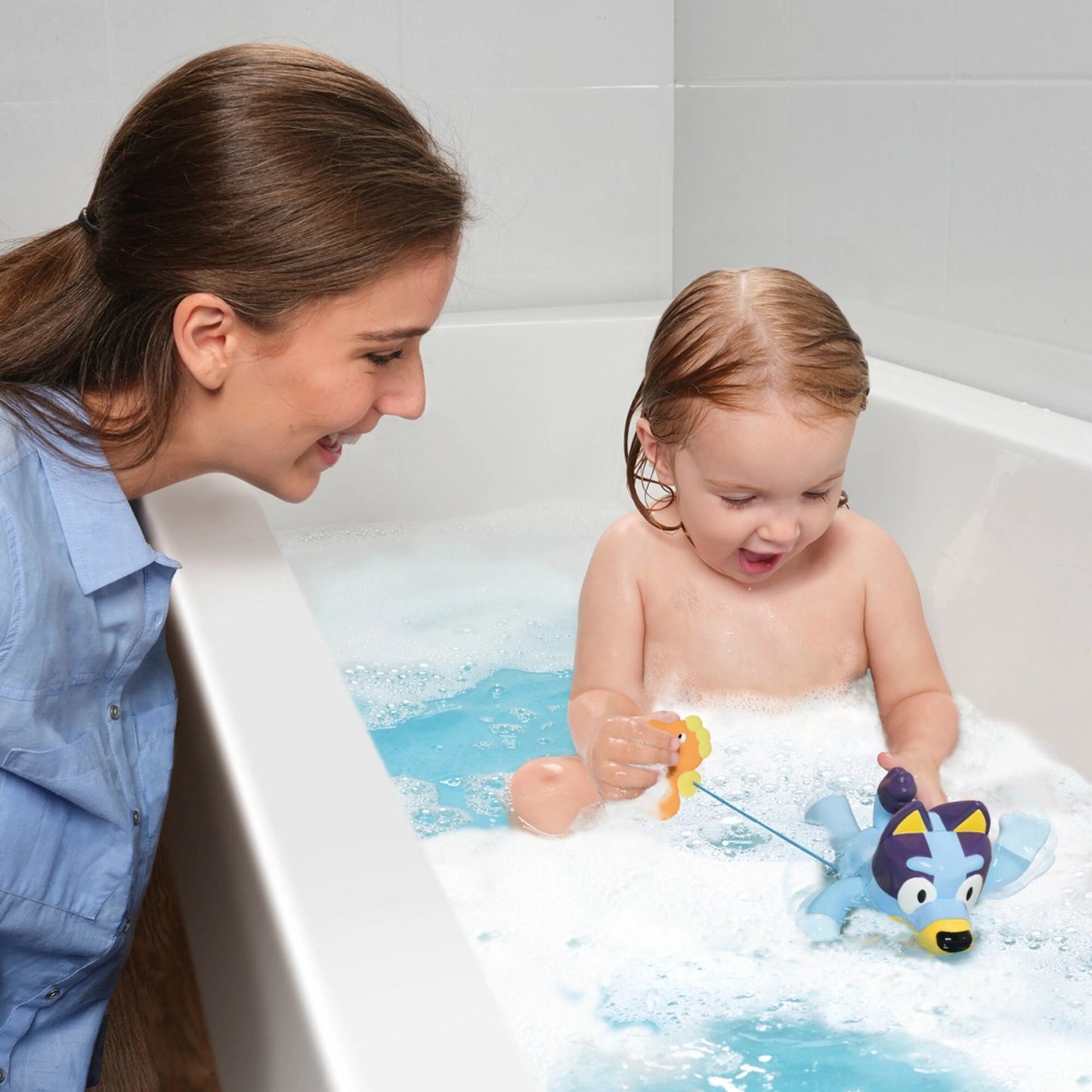 BATH TOY - TOMY TOOMIES SWIMMING BLUEY