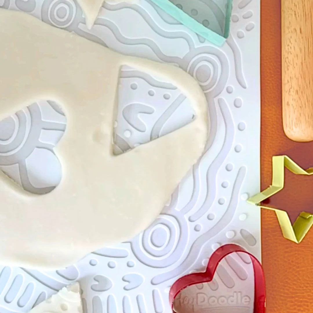 HEY DOODLE SENSORY COLOURING & DOODLE MAT - WHISPERING WATERS