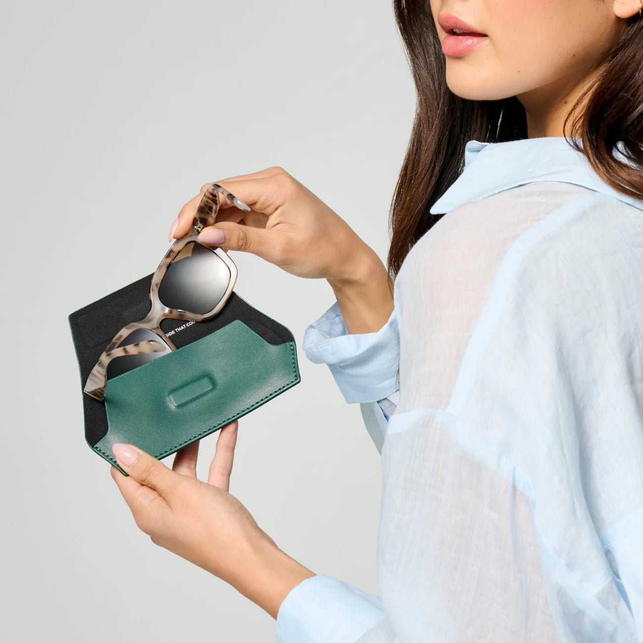 FOX AND LEO GLASSES CASE - FORREST GREEN