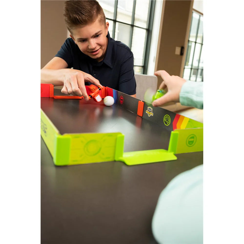 FAT BRAIN TOYS - FOOSBOTS STADIUM BATTLE