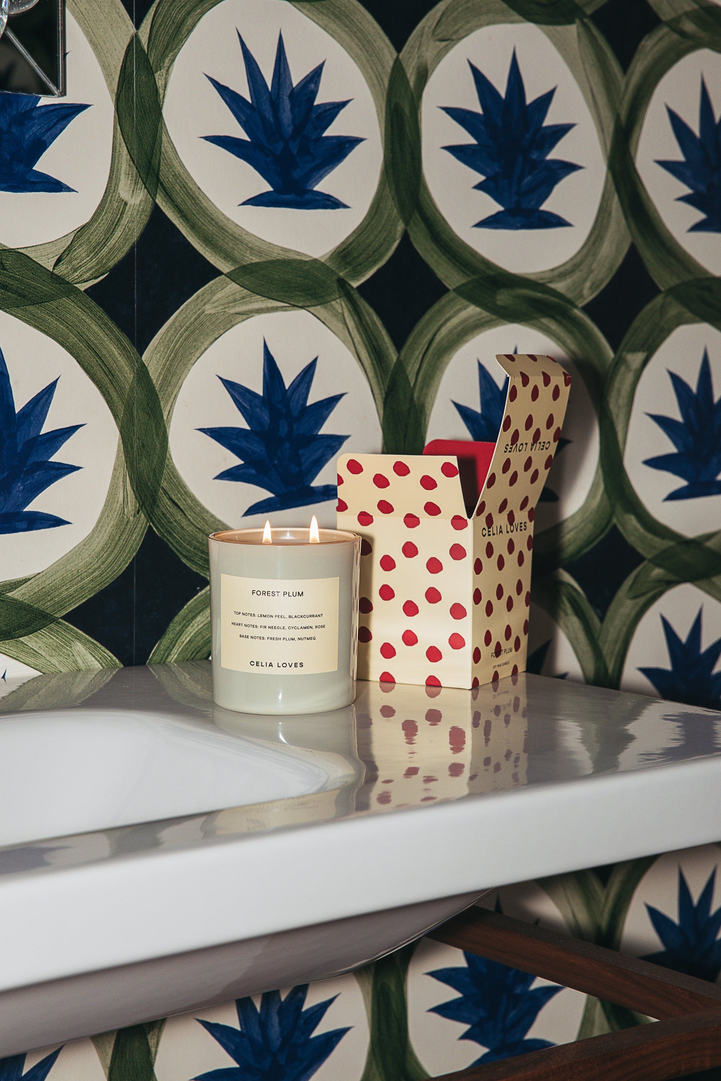 CELIA LOVES CANDLE - FOREST PLUM