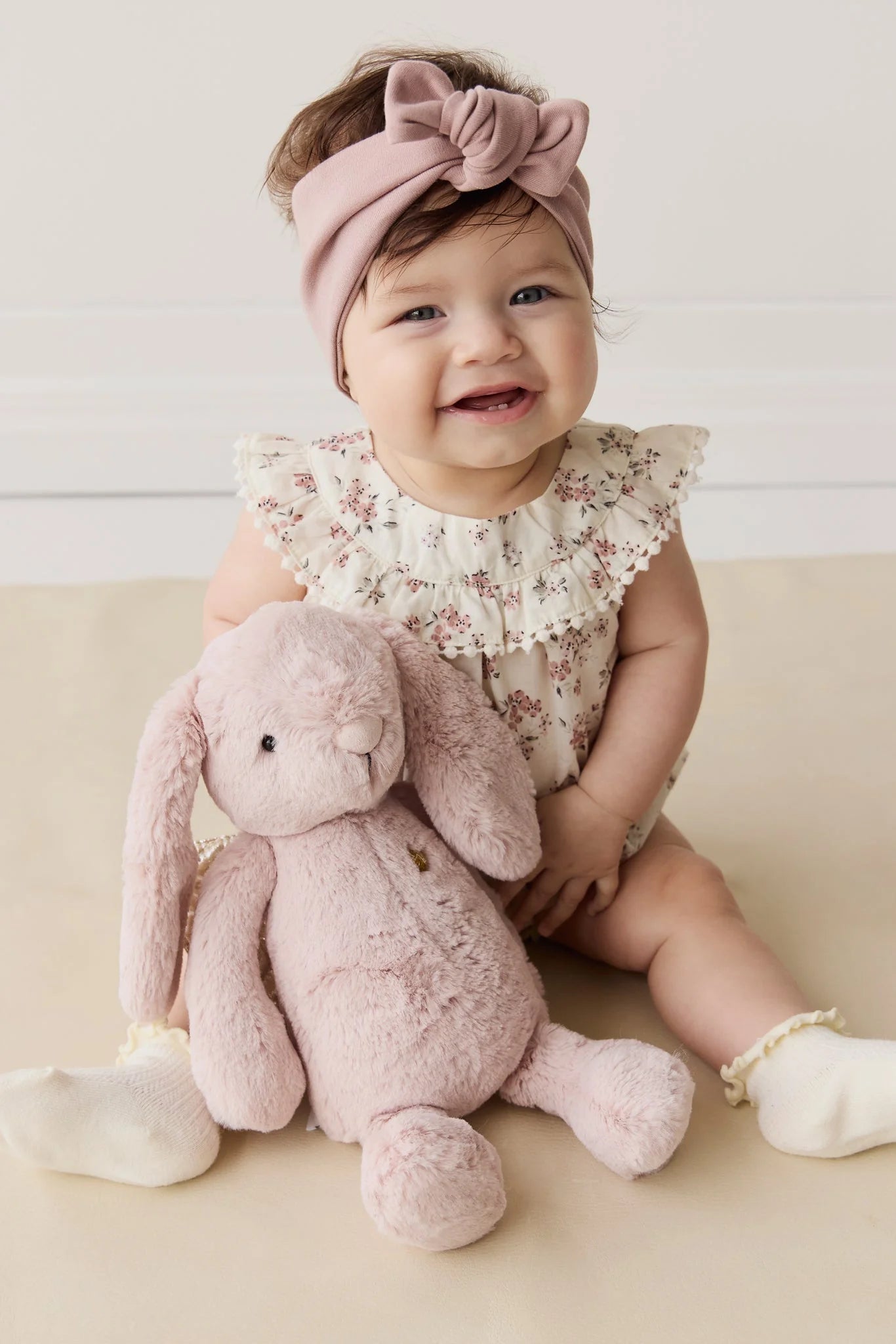 JAMIE KAY SNUGGLE BUNNIES - GLITTER PENELOPE THE BUNNY
