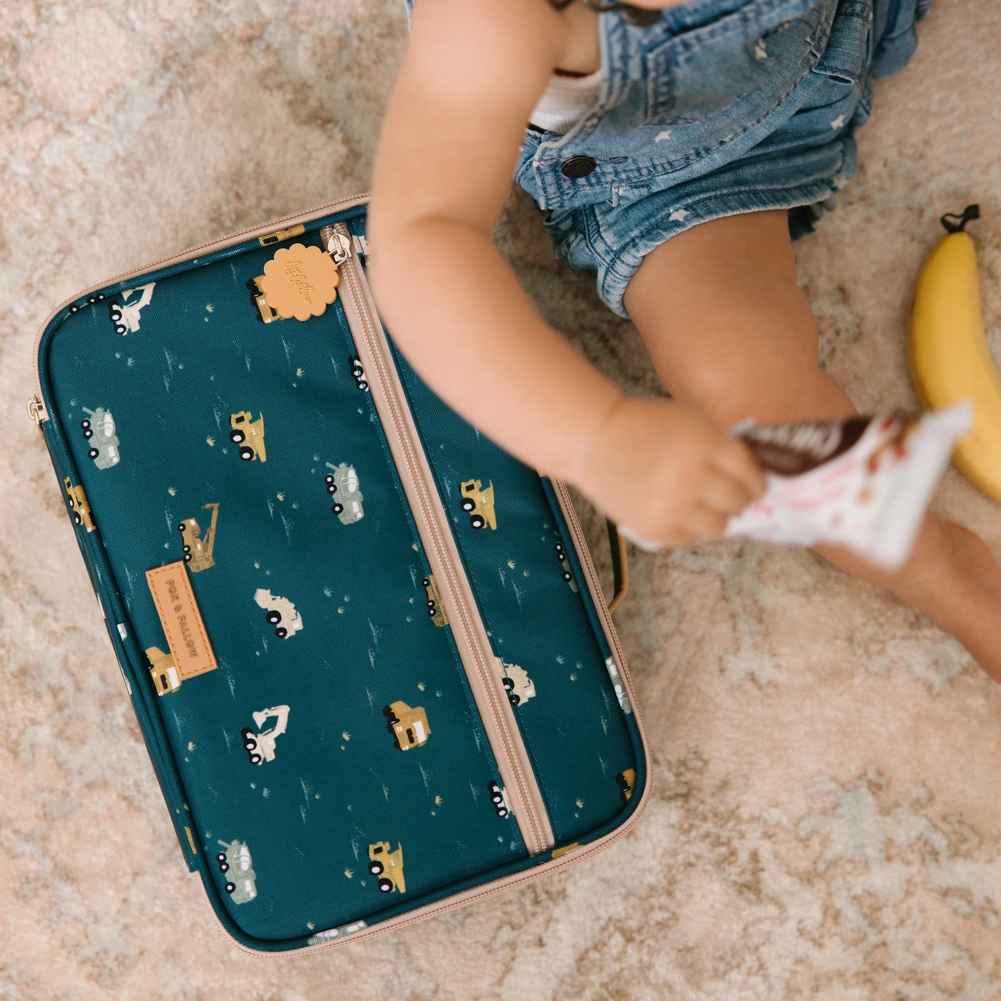 FOX & FALLOW LUNCH BAG - TRUCKS