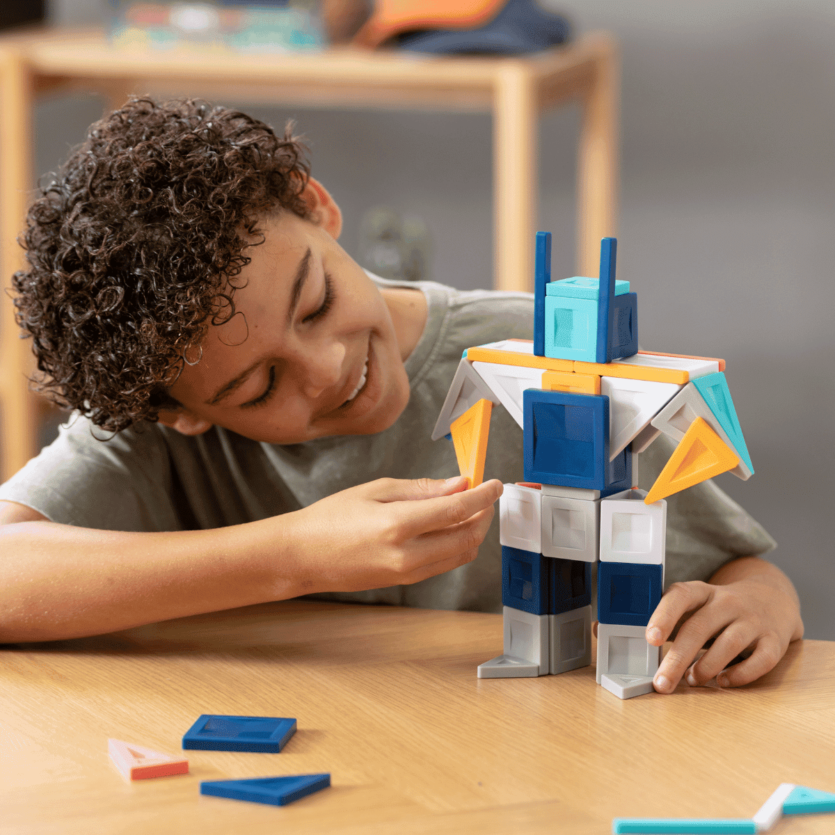 CONNETIX PRO CONSTRUCTOR SET - 70 pieces
