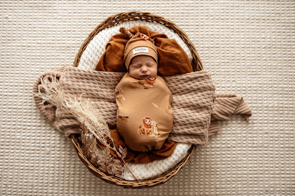 SNUGGLE HUNNY SWADDLE & BEANIE SET - ROAR