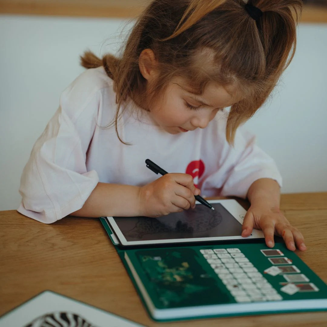 KIDYWOLF LCD TRACING BOOK - ANIMALS AROUND THE WORLD