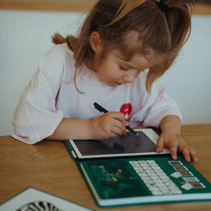 KIDYWOLF LCD TRACING BOOK - ANIMALS AROUND THE WORLD