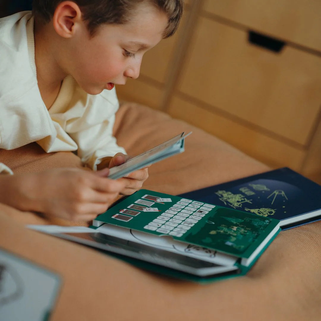 KIDYWOLF LCD TRACING BOOK - ANIMALS AROUND THE WORLD