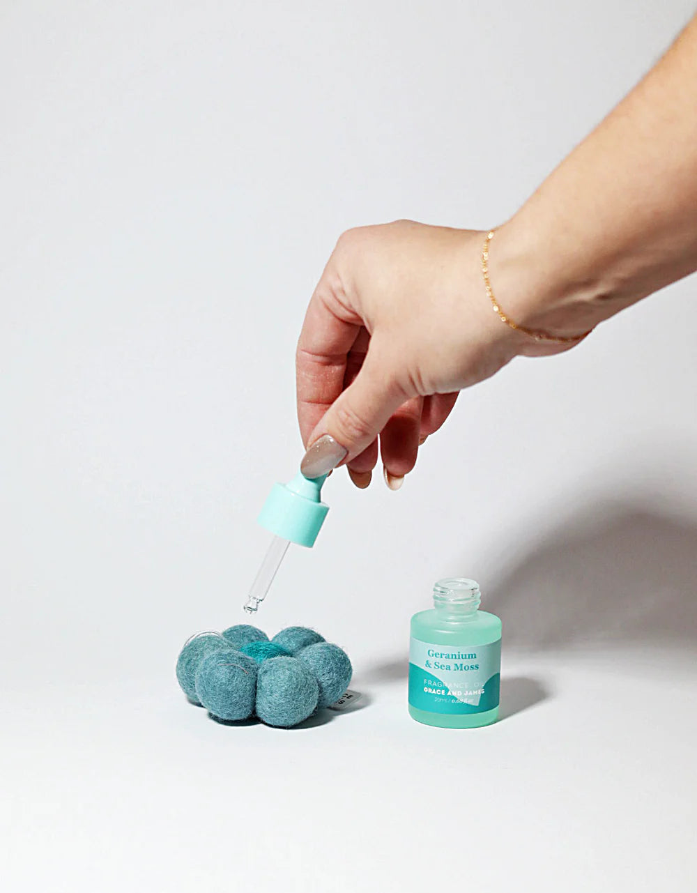 BLOOM FELT AIR FRESHENER - GERANIUM & SEA MOSS