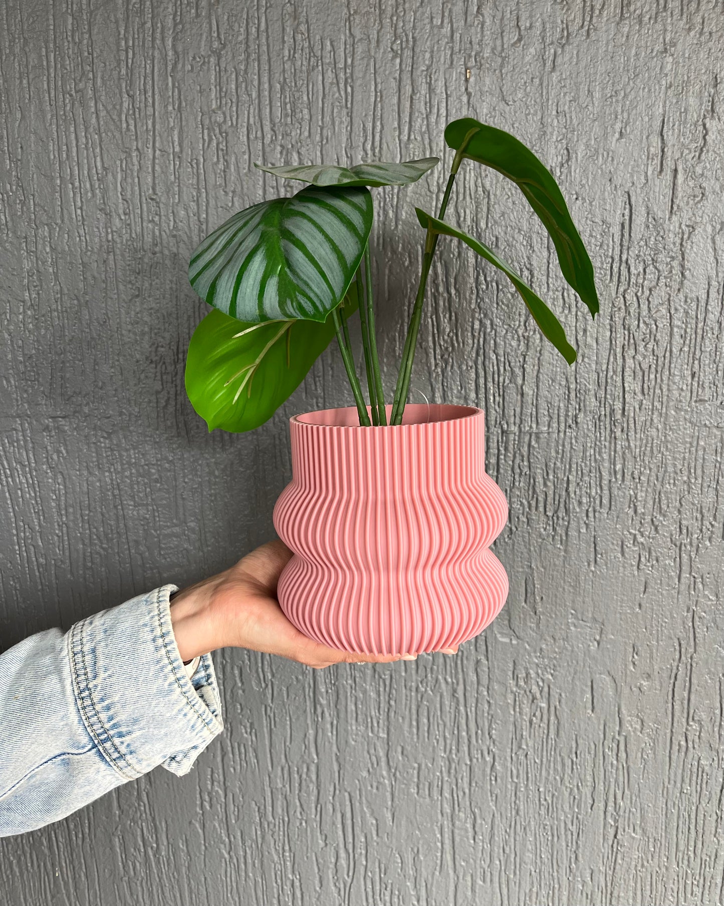 PRINTING POTTERS - RIBBED CURVY POT MEDIUM