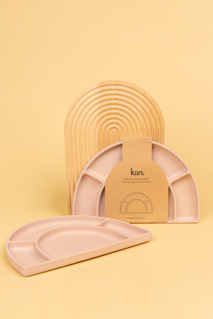 KIIN. SILICONE SUCTION DIVIDED PLATE - BLOSSOM