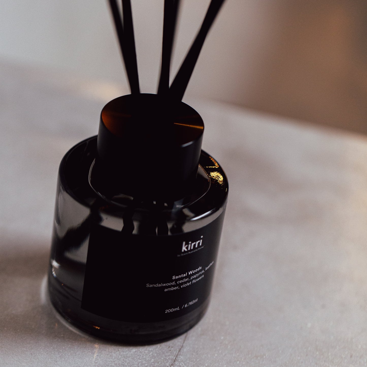 KIRRI - REED DIFFUSER 200ML - SANTAL WOODS