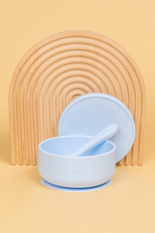 KIIN. SILICONE SUCTION BOWL WITH LID - PASTEL SKY